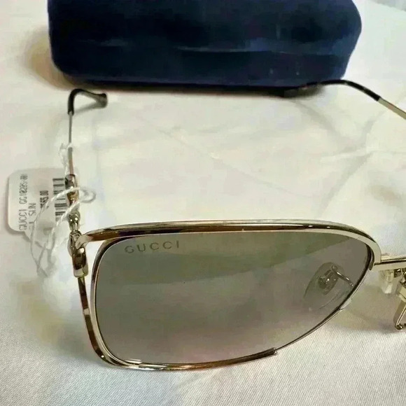 NWT! GUCCI Women's Sunglasses, Gold Frame with Velvet Blue Case GG1020S - Picture 6 of 13